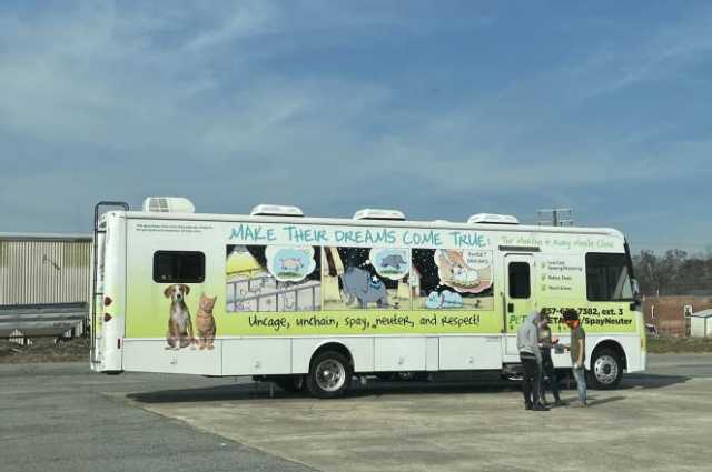 The Sunnyside Sisters Bed and Breakfast / Clarksville VA / For 1 day no dog mom